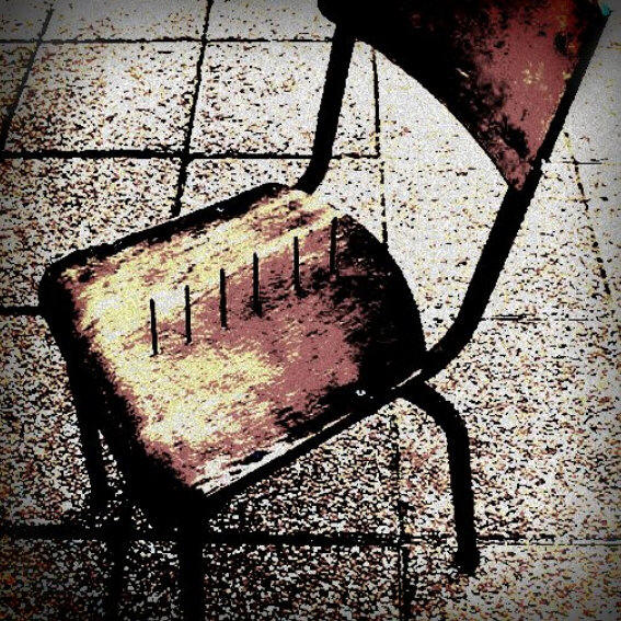 chaise pour politicans, Manfred La-Fontaine,  gothic and morbid art,